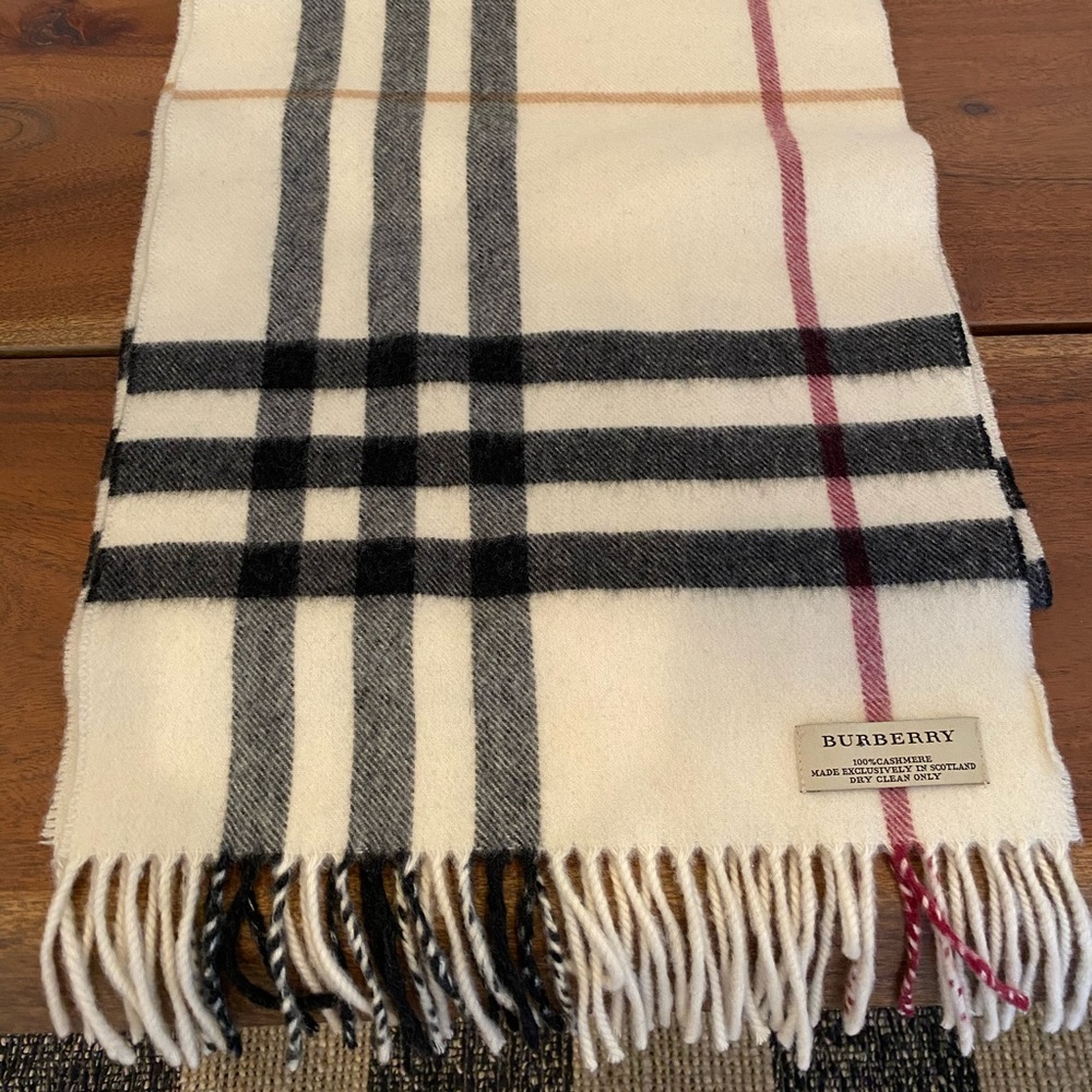 Burberry cashmere scarf